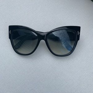 Tom Ford Anoushka sunglasses, black